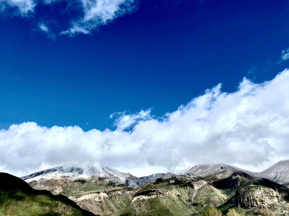 Besami Hotel Kazbegi Exterior foto