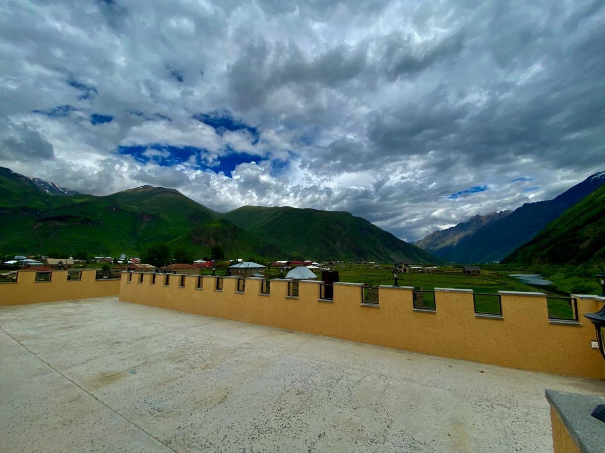 Besami Hotel Kazbegi Exterior foto